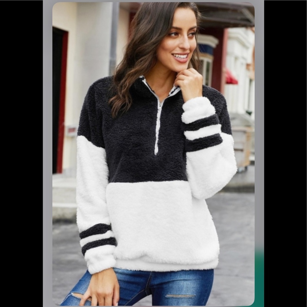 🌺 NWT!!! Cozy Pullover with Zipper.